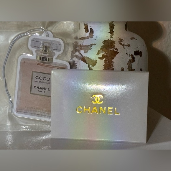 CHANEL Vibrant Pink Compact Mirror and Car Freshener NWOT - Picture 2 of 15